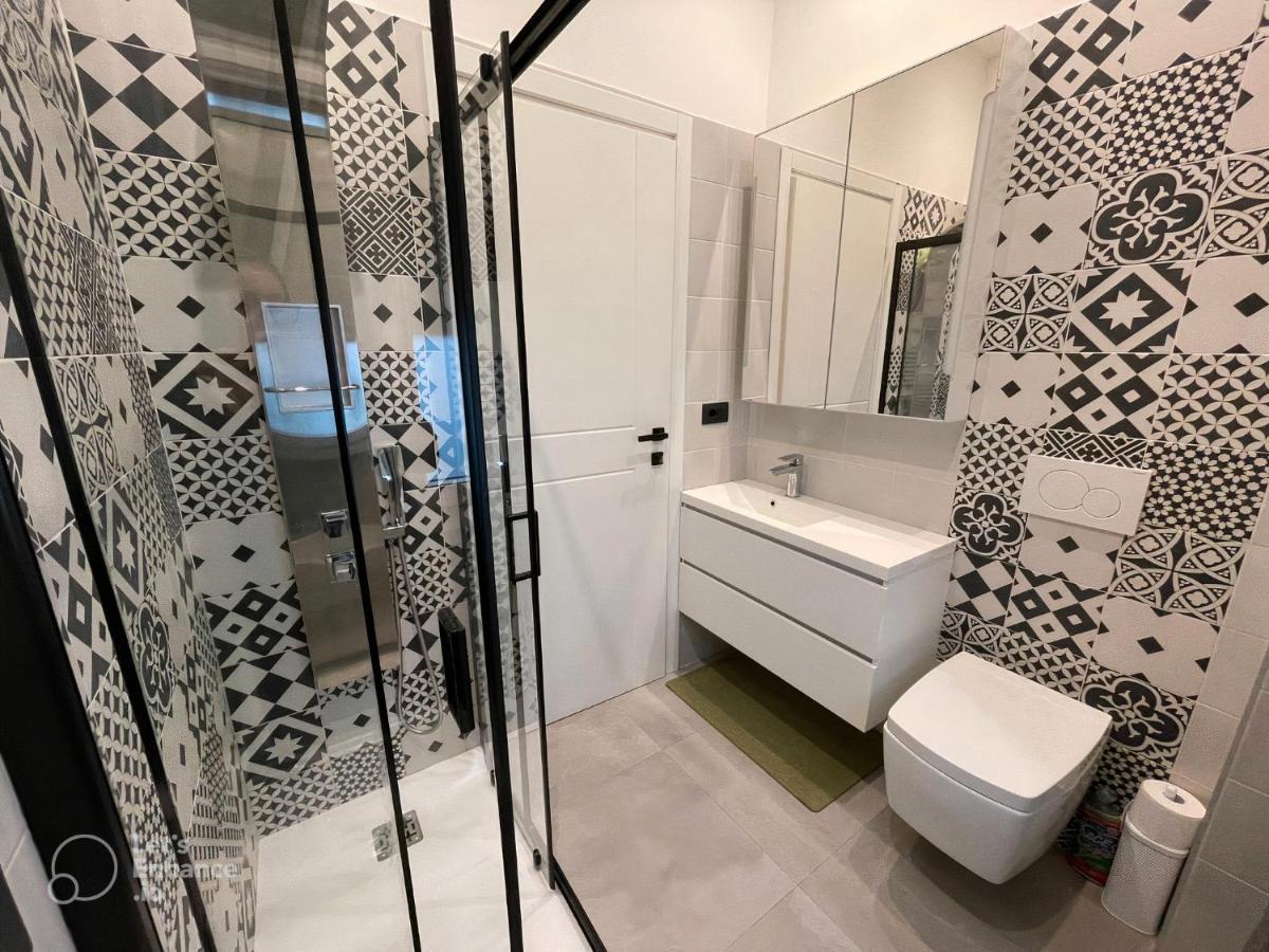 R39 Modern Apartment With Private Parking Милано Екстериор снимка