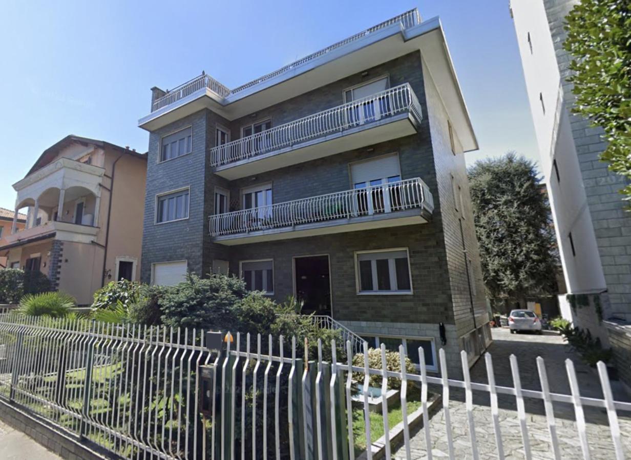 R39 Modern Apartment With Private Parking Милано Екстериор снимка